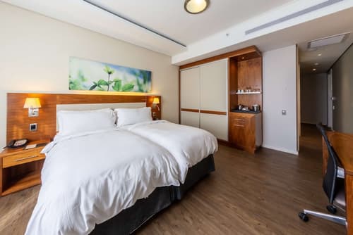 DoubleTree by Hilton Cape Town - Upper Eastside, Room