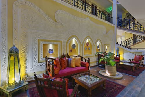The Heron By Sarovar Portico India, Lobby sitting area