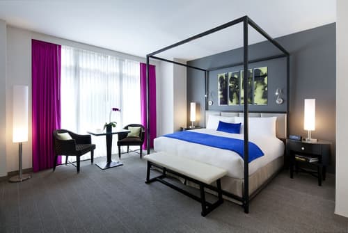 Royalton Park Avenue, Room