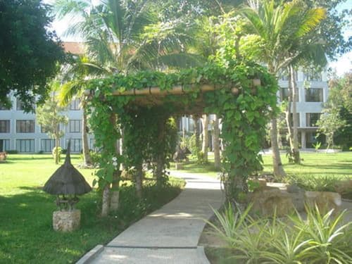 Bintang Flores Hotel, Property grounds