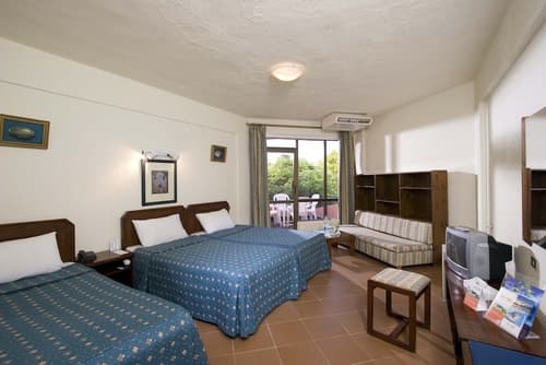 Eagle's Paradise Beach Resort Abu Soma, Room
