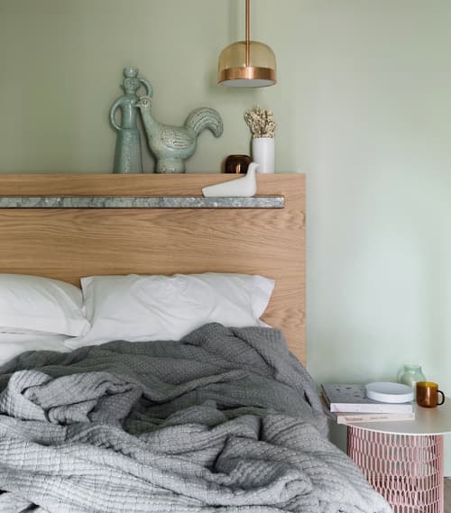 Locke At Broken Wharf, Room