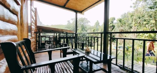 Kohmook Nurse House, Balcony