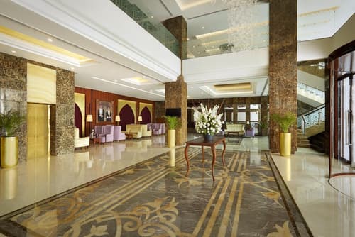 Royal Tulip Muscat, Lobby