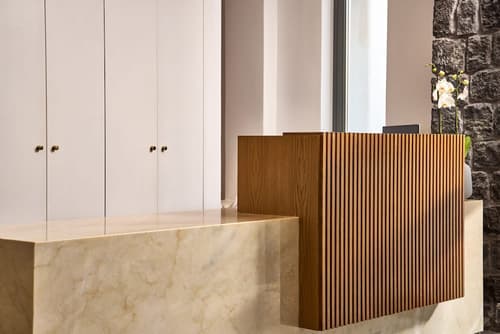 Alleys All-Suite Hotel & Spa, Reception