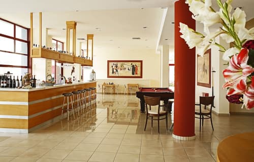 Asteris Hotel, Reception
