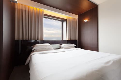 The Riverside Hotel, Primary image