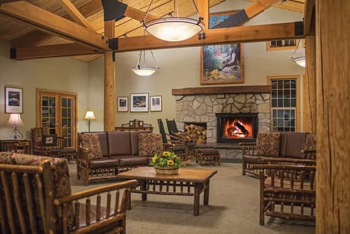 John Muir Lodge, Lobby