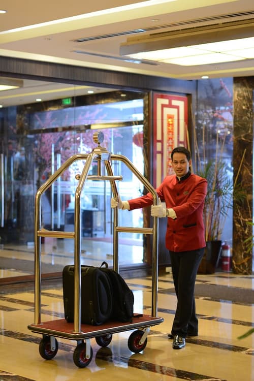 Ramada by Wyndham Manila Central, Lobby