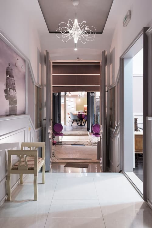 Hotel Galija, Interior entrance