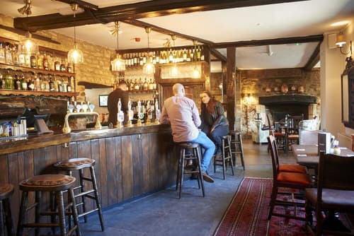 Bear and Ragged Staff, Restaurant