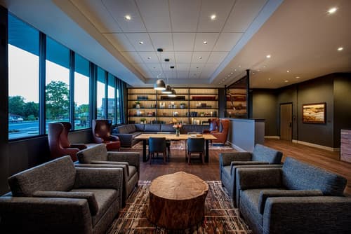 Hotel Maverick, Lobby