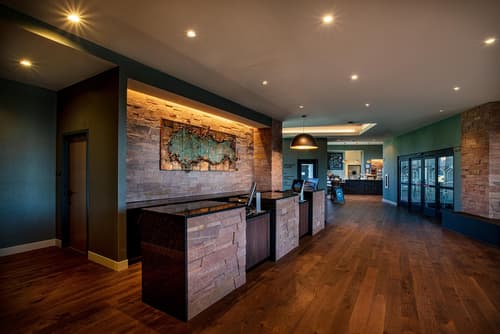 Hotel Maverick, Lobby