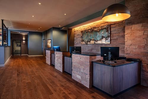 Hotel Maverick, Lobby