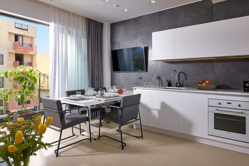 City Lion by Semavi, Private kitchen