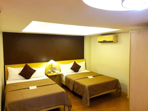 Festive Hotel Makati, Room