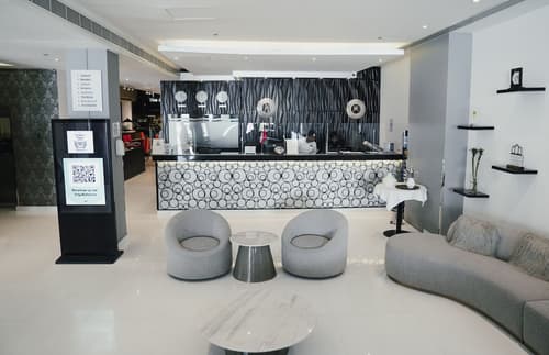 Best Western Premier Muscat, Lobby sitting area