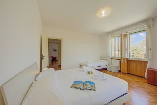 Margherita Near Lake - Family Friendly, Room