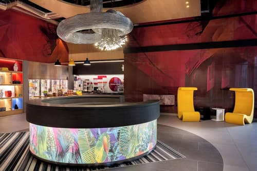 Aloft Al Mina Dubai, Reception