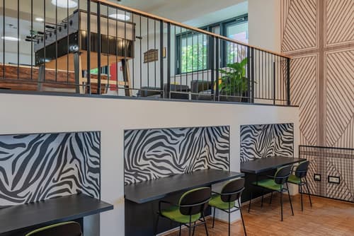 Dean's Home Budapest, Lobby sitting area