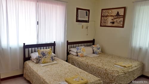 Lola Itang Pension, Room