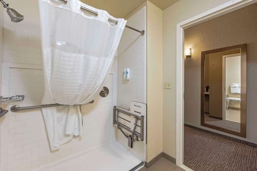 Comfort Inn & Suites, Room