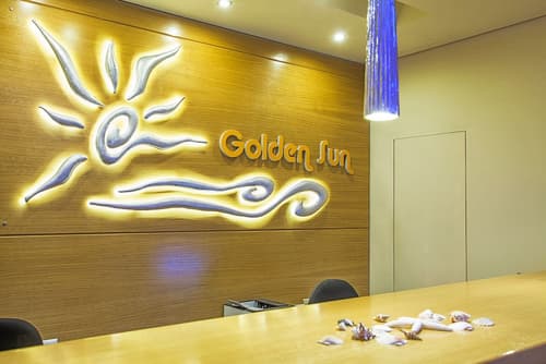 Golden Sun Hotel, Reception
