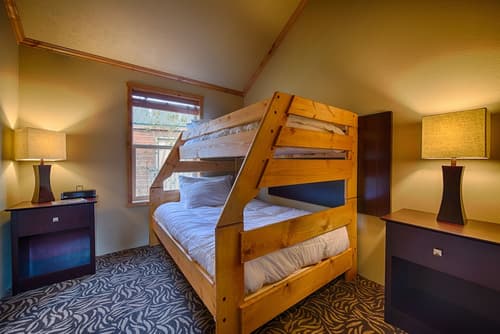 Explorer Cabins At Yellowstone, Room