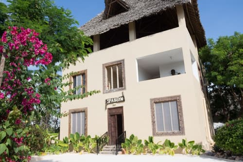 Reef & Beach Resort, Spa