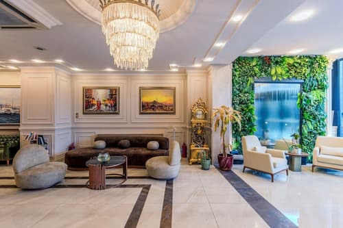 Porta Romanos Hotel, Reception