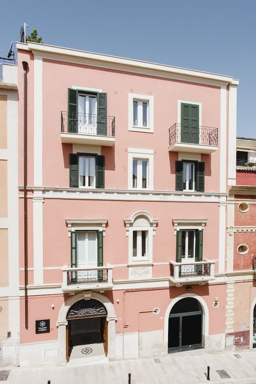 Palazzo della Fontana, Front of property