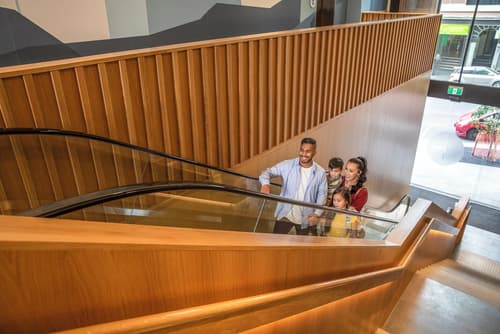 Holiday Inn Express Auckland City Centre by IHG, Interior entrance