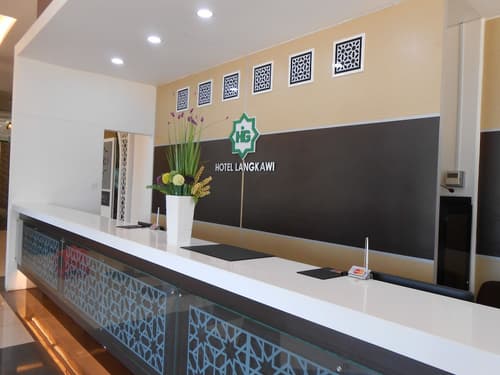 HIG Hotel, Reception