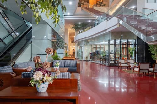 Merlynn Park Hotel, Lobby sitting area