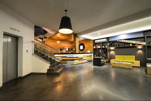 Perla Central Hotel, Reception