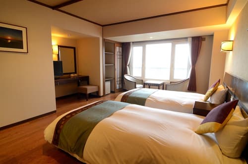 Toyako Manseikaku Hotel Lakeside Terrace, Room