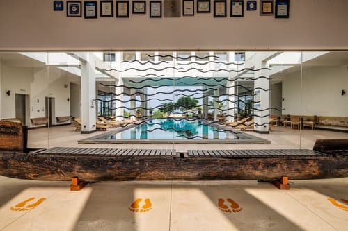 Shinagawa Beach, Lobby