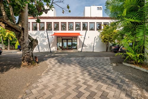 Shinagawa Beach, Property entrance