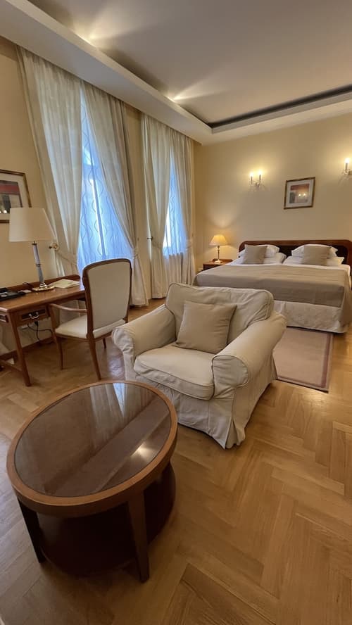 Fleur De Lis Hotel, Room