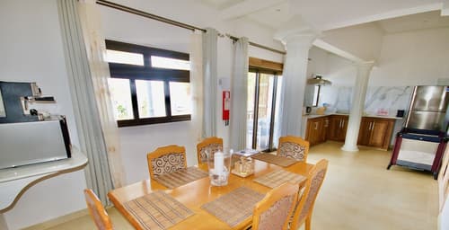 Sea Splash & La Petite Maison, Living area