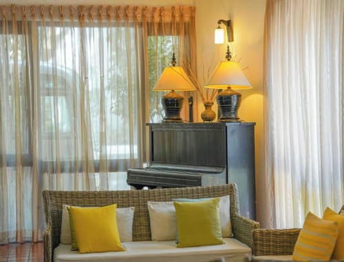 Thilanka Hotel, Lobby sitting area