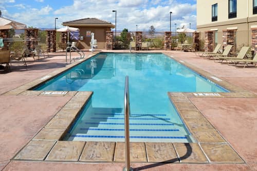 Holiday Inn Express & Suites Page - Lake Powell Area by IHG, Pool