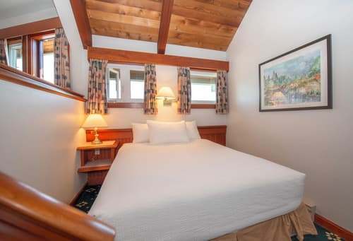 Painter's Lodge, Room