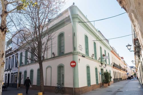 nüa alameda, Front of property