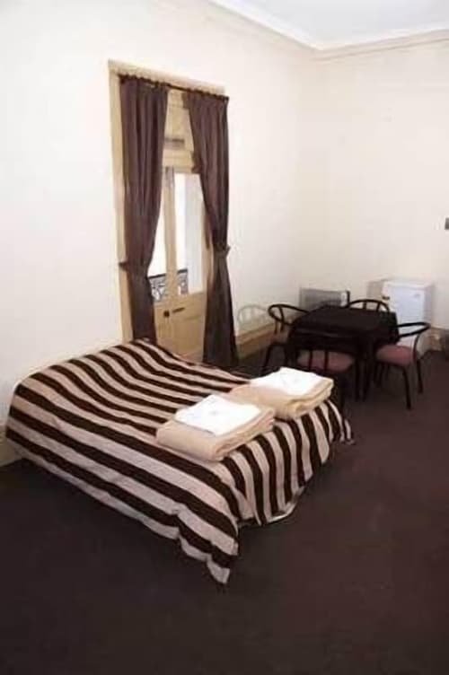 Hotel Metropolitan, Room