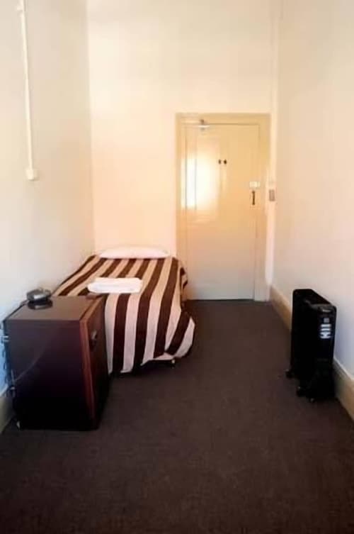 Hotel Metropolitan, Room