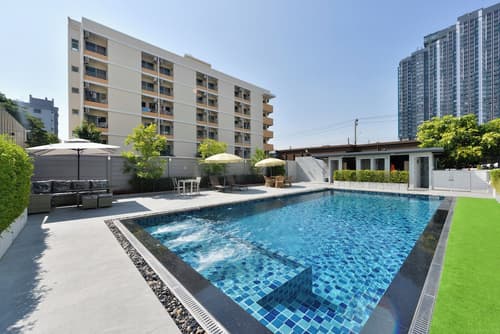 Three Seasons Bangkok, Primary image