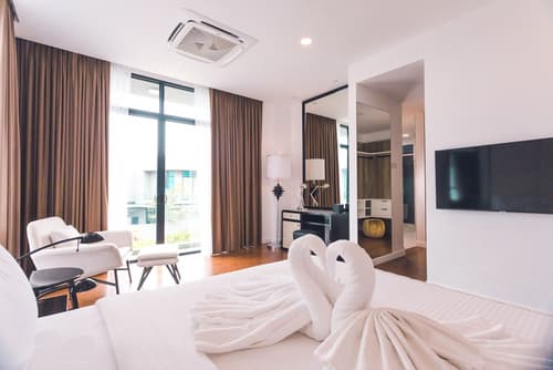 The RIYAZ Lavanya, Room