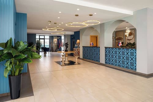 Gino Seaside Tbilisi, Trademark Collection by Wyndham, Lobby