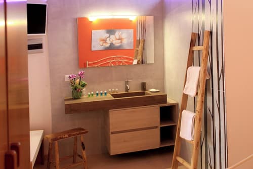 Tenuta Paifer, Bathroom